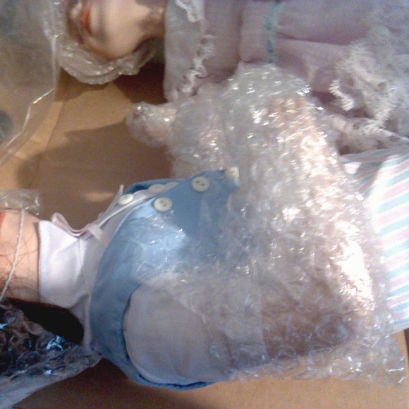 Vintage Kissing Porcelain Doll Set(item#50416)NWOT - Picture 7 of 7